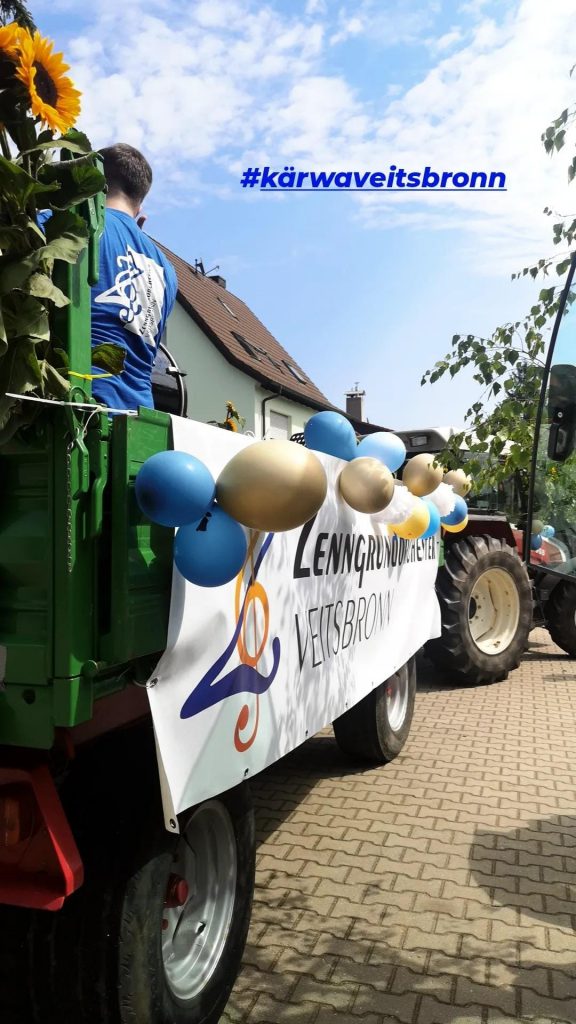 Zenngrundorchester beim Wagen Schmücken für die Kärwa Veitsbronn 2023.