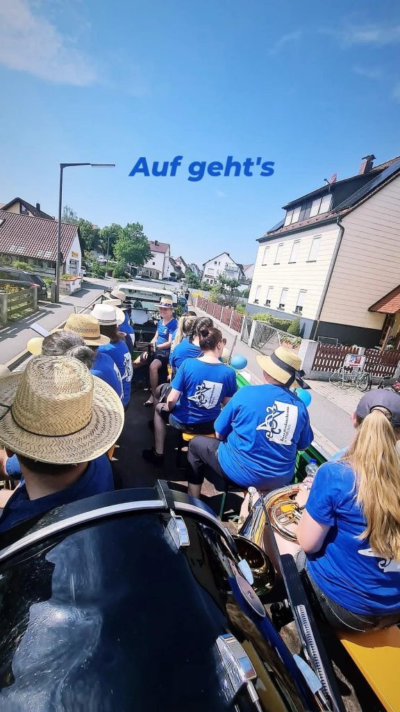 Los geht's zur Kärwa Veitsbronn 2023.